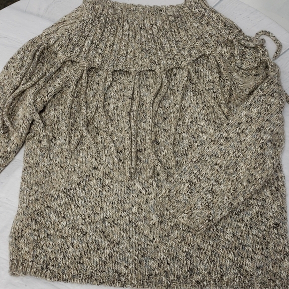 Chico's Cowl Neck Sweater Tan Metalic Size 1Petite - Picture 9 of 10